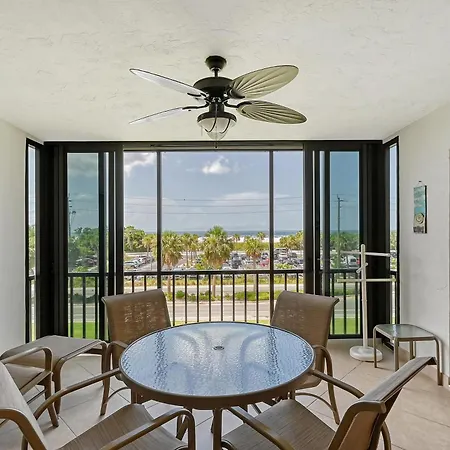 Villa Crescent Royale 307